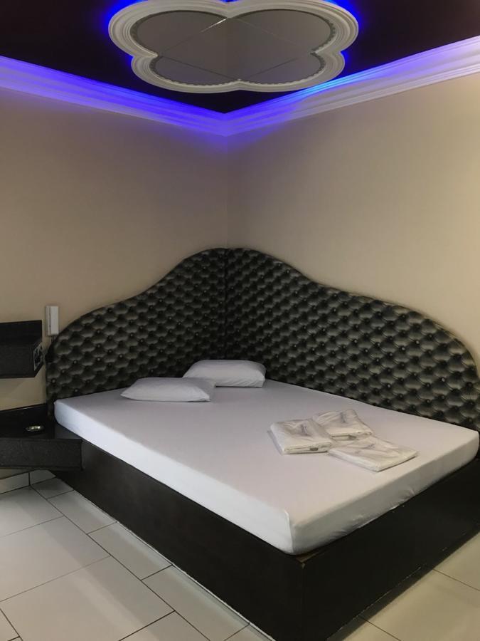 Genus Motel (Adults Only) 乌贝拉巴 外观 照片